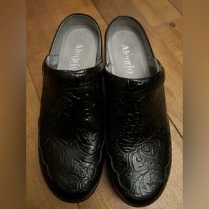 Alegria black tooled leather clog